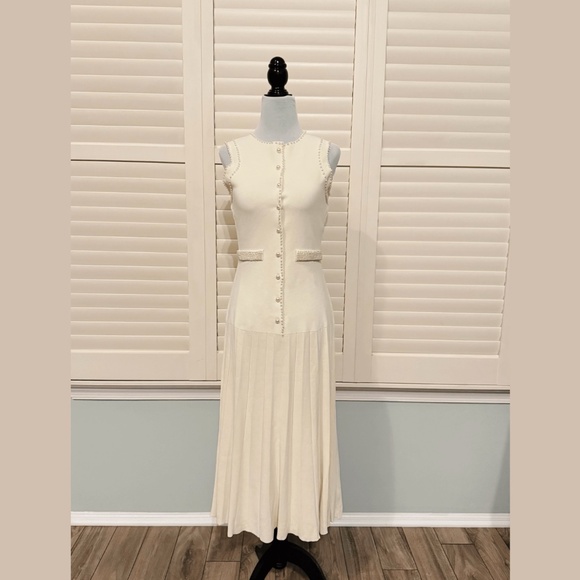 Dresses & Skirts - Elegant Cream Sleeveless Midi Dress